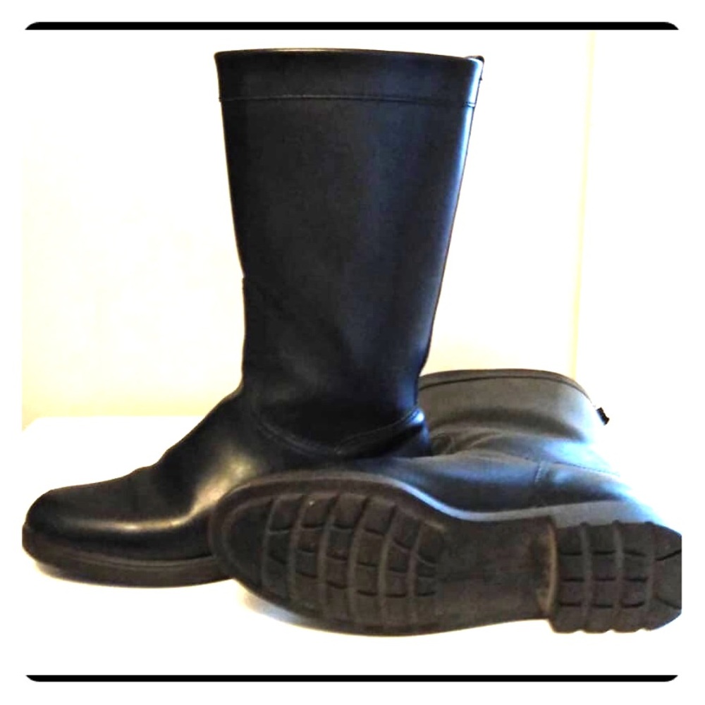 salvatore ferragamo leather boots